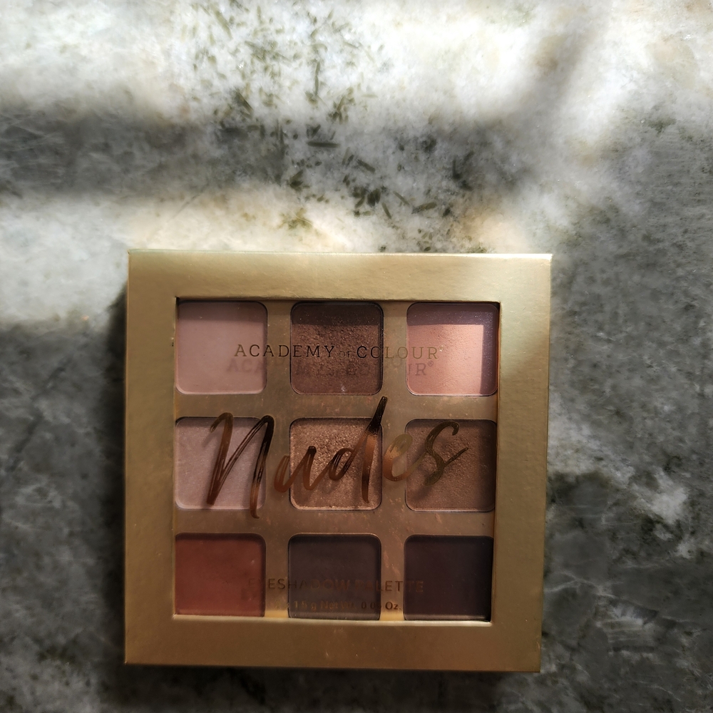 Nudes Eyeshadow Palette - Multi-Color